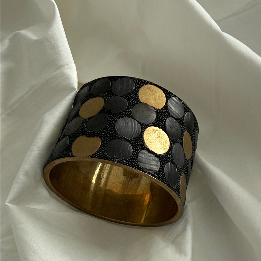 Black and Gold tone Bangle